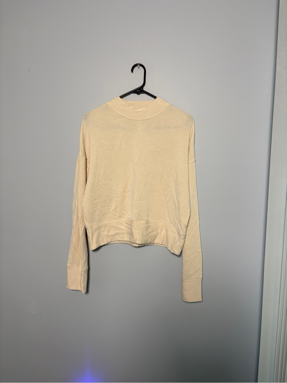 Fabletics Cream Cropped Crewneck Sweatshirt